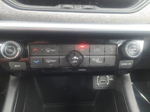 Certified 2024 Jeep Compass Latitude image 17