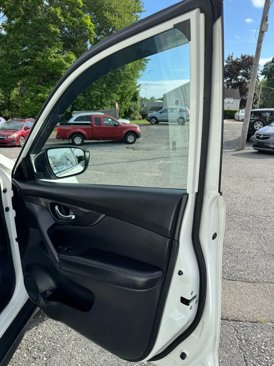 Used 2017 Nissan Rogue S image 27