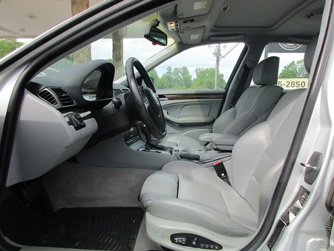 Used 2002 BMW 325i Sedan image 11