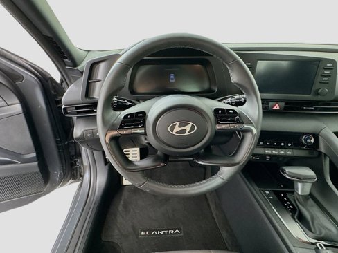 Certified 2025 Hyundai Elantra Sport image 11