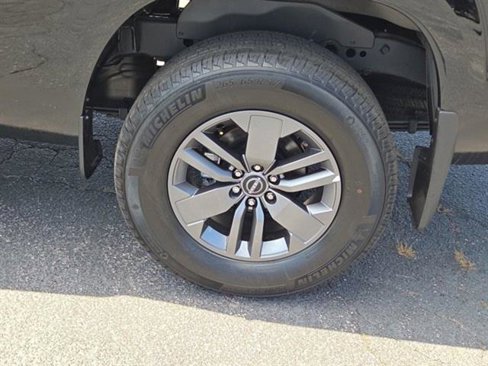 Used 2025 Nissan Frontier SV image 72