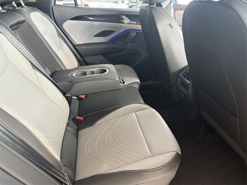 New 2025 Volkswagen Tiguan SE R-Line image 28