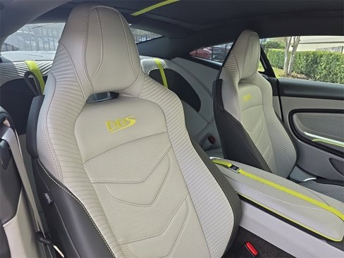 Used 2023 Aston Martin DBS Coupe image 18