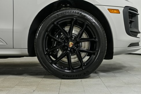 New 2026 Porsche Macan GTS image 38