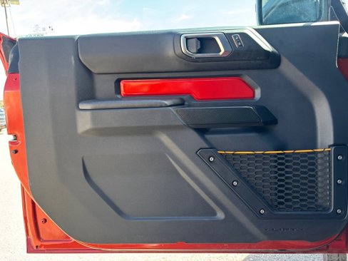 Used 2024 Ford Bronco Badlands image 8