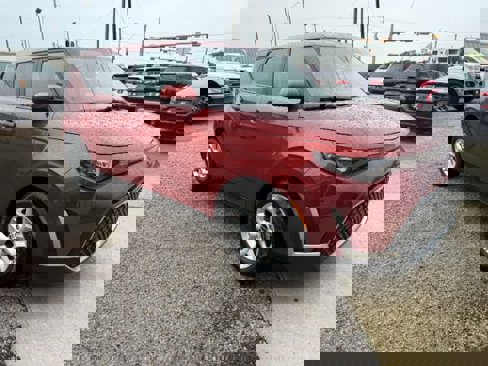 Used 2023 Kia Soul LX w/ LX Technology Package image 5