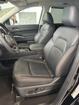 New 2025 Nissan Pathfinder SL image 10