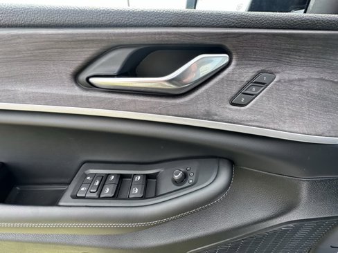 New 2025 Jeep Grand Cherokee L Limited w/ Luxury Tech Group II image 40