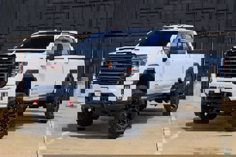 Used 2022 GMC Sierra 2500 AT4 w/ AT4 Premium Plus Package image 1