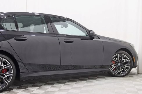 Used 2026 BMW 550e xDrive w/ Executive Package image 12
