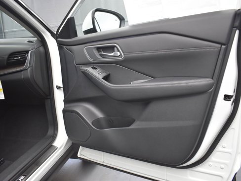 New 2026 Nissan Rogue Platinum image 26