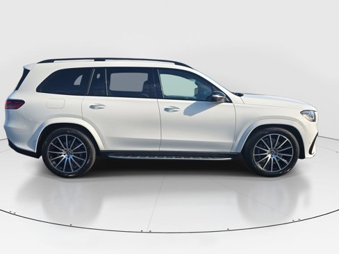 New 2026 Mercedes-Benz GLS 580 4MATIC image 4