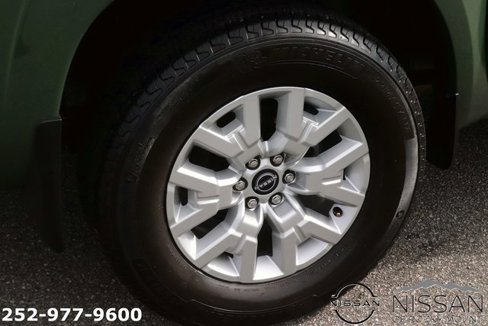 Used 2024 Nissan Frontier SV w/ SV Convenience Package image 7