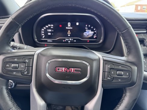 Used 2023 GMC Yukon XL SLT image 27