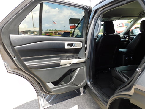 Used 2022 Ford Explorer XLT w/ Equipment Group 202A image 13