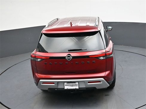 Used 2022 Nissan Pathfinder SL w/ SL Black Package image 28