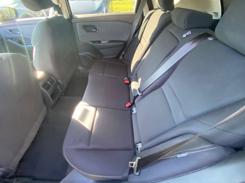 Used 2023 Nissan Rogue S image 22