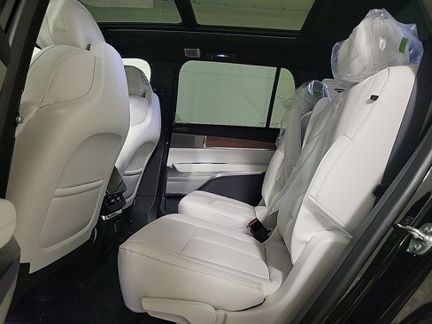 New 2026 Cadillac Vistiq Luxury w/ LPO, Floor Liner Package image 15