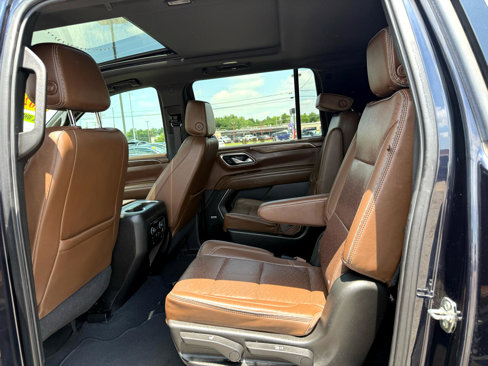 Used 2021 Chevrolet Suburban High Country w/ Premium Package image 15