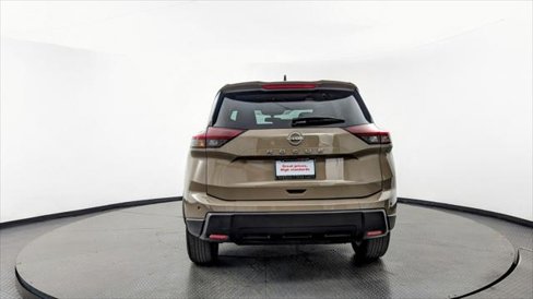 Used 2025 Nissan Rogue SV image 6