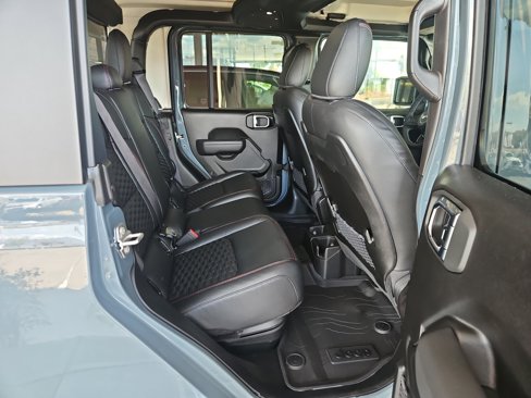 New 2025 Jeep Gladiator Rubicon image 18