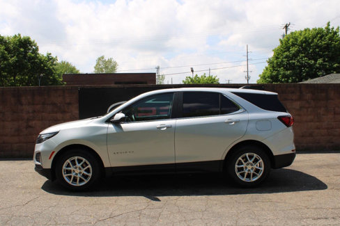 Used 2022 Chevrolet Equinox LT w/ Driver Convenience Package image 2
