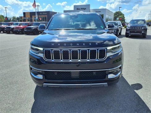 Used 2023 Jeep Wagoneer Series III w/ Preferred Equipment Group image 9