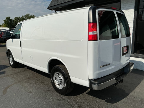 Used 2018 Chevrolet Express 3500 w/ Driver Convenience Package image 5