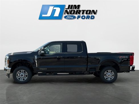 New 2025 Ford F250 XLT w/ FX4 Off-Road Package image 6