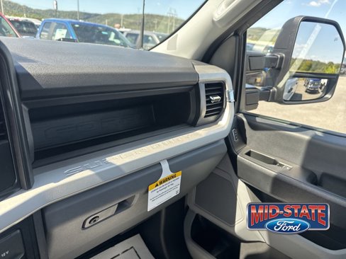 New 2026 Ford F250 XL w/ XL Chrome Package image 27