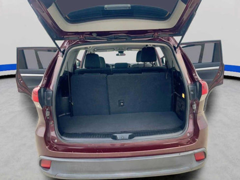 Used 2018 Toyota Highlander FWD V6 image 20