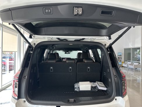 New 2025 Nissan Armada SL w/ Captain's Chari Seat Package image 7