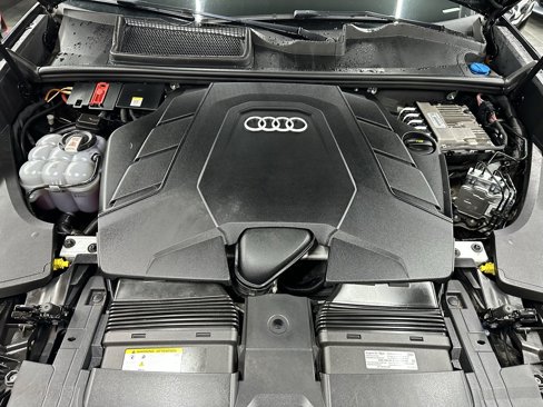 Used 2023 Audi Q8 Prestige image 27