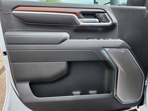 New 2025 GMC Sierra 2500 Denali w/ Denali Reserve Package image 8