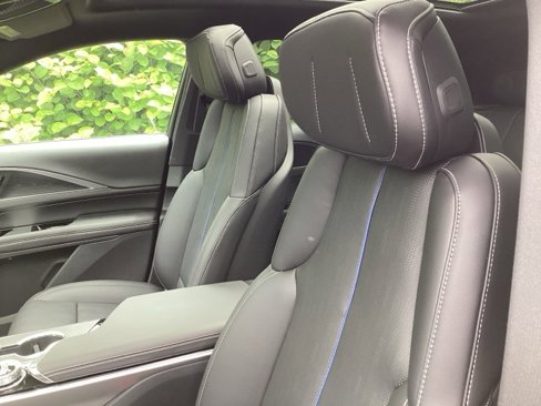 New 2025 Cadillac Lyriq Luxury image 27