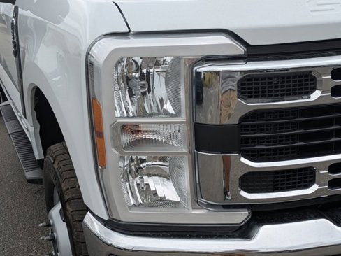 New 2025 Ford F350 XL w/ XL Chrome Package image 11
