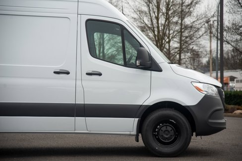 Used 2025 Mercedes-Benz Sprinter 2500 image 9