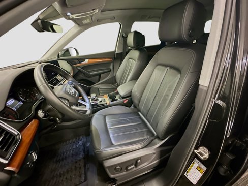 Used 2023 Audi Q5 2.0T Premium w/ Convenience Package image 13