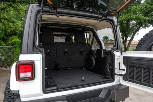 Used 2022 Jeep Wrangler Unlimited Sahara w/ Cold Weather Group image 62