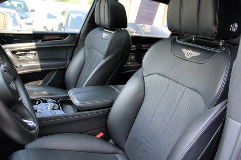 Used 2018 Bentley Bentayga image 25