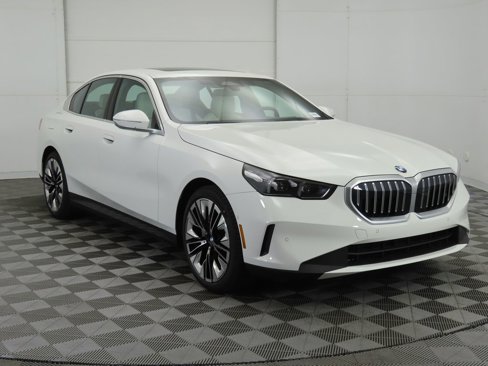 Used 2025 BMW 530i image 4