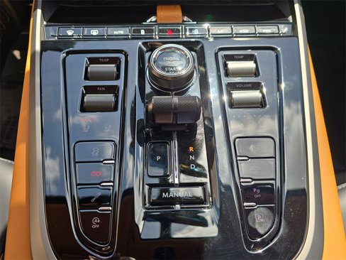 New 2025 Aston Martin DBX 707 image 13