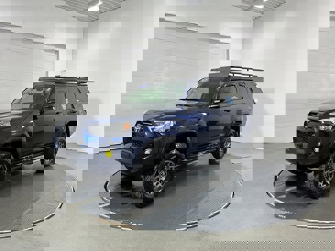 Used 2020 Toyota 4Runner SR5 image 18