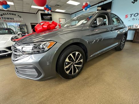 Used 2024 Volkswagen Jetta S image 6