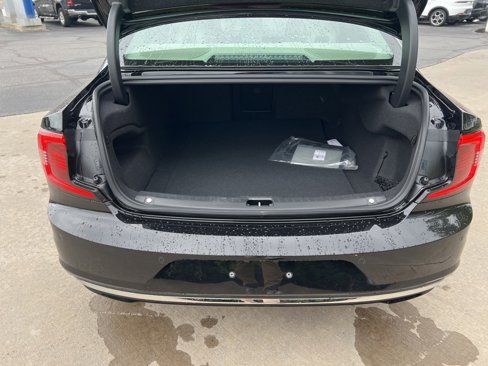 Certified 2025 Volvo S90 B6 Plus image 33