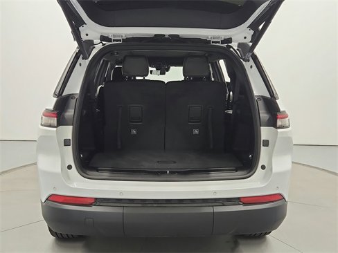 Used 2025 Jeep Grand Cherokee L Limited w/ Luxury Tech Group II image 36