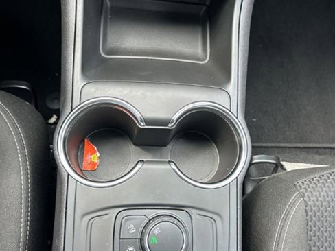 Used 2024 GMC Terrain SLE image 18