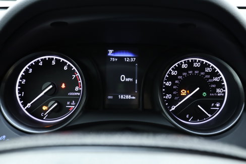 Used 2024 Toyota Camry SE image 11