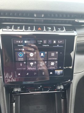 Used 2023 Jeep Grand Cherokee L Laredo image 13