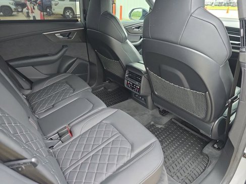 Used 2023 Audi SQ8 Prestige w/ Prestige Package image 11